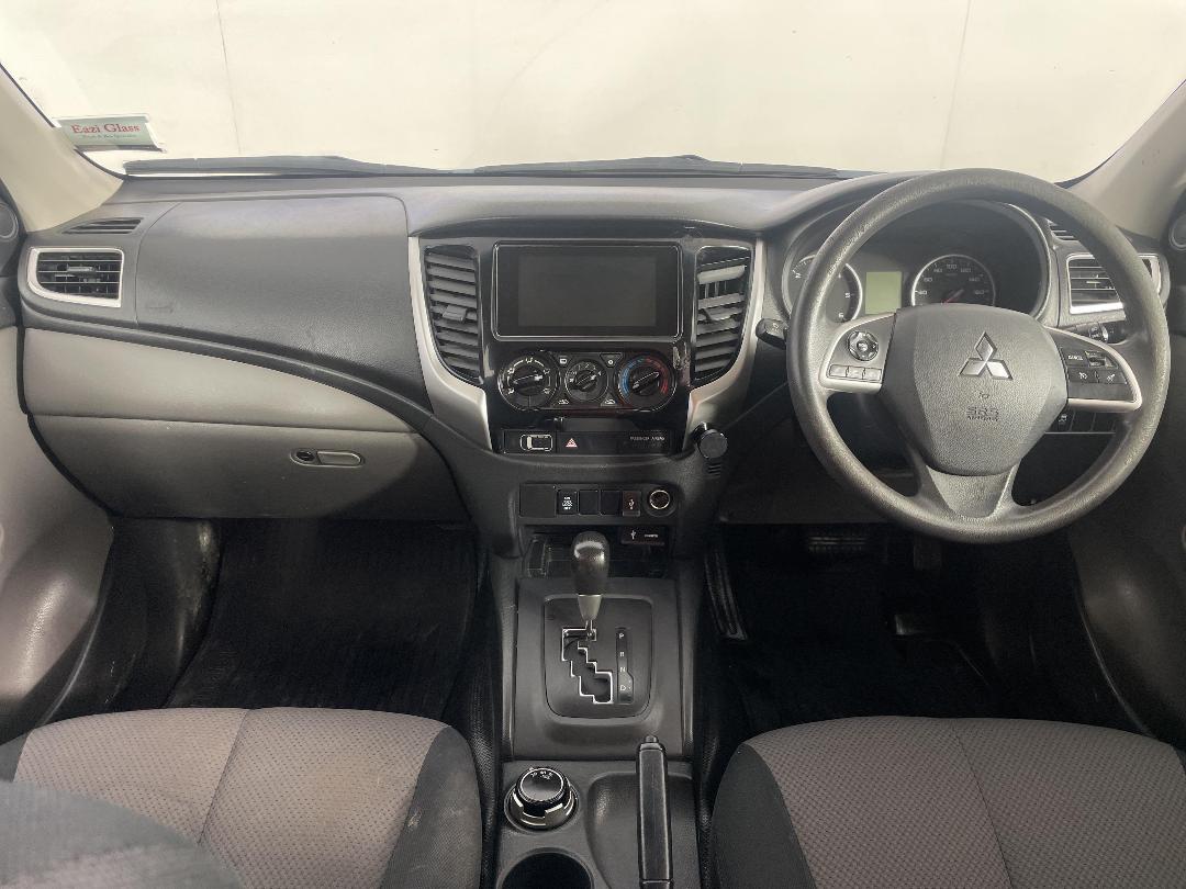 Photo '17' of Mitsubishi Triton Photo '17' of Mitsubishi Triton