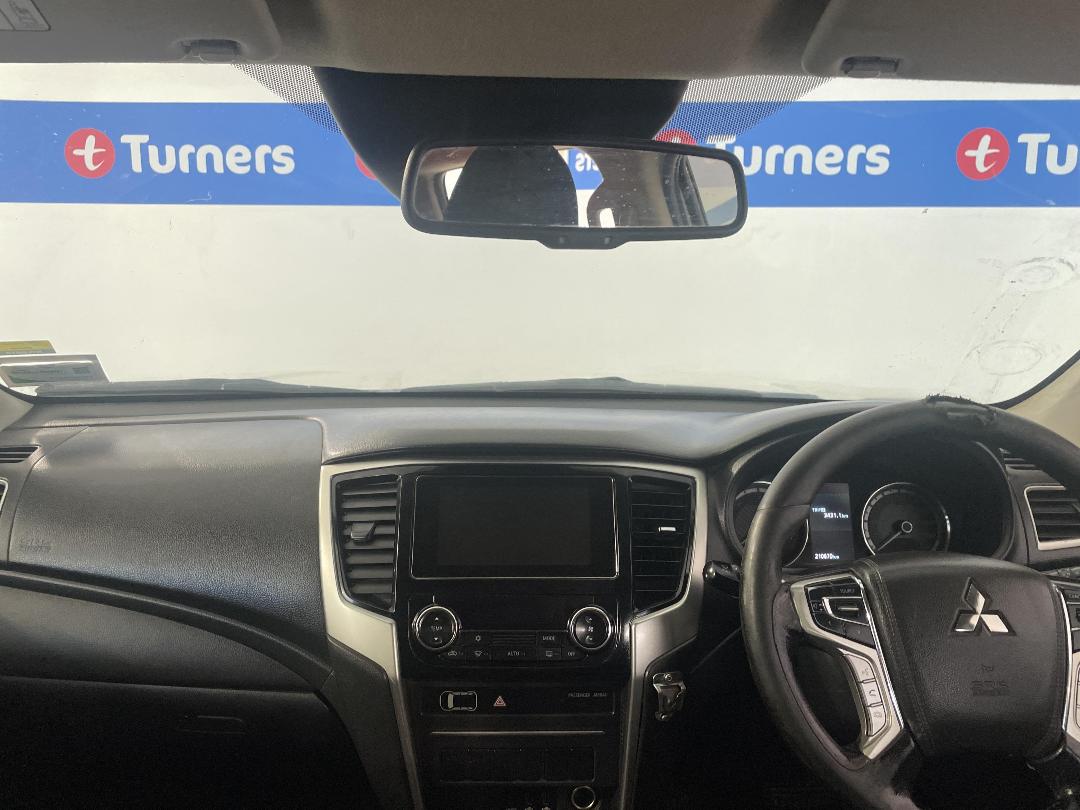 Photo '17' of Mitsubishi Triton Photo '17' of Mitsubishi Triton