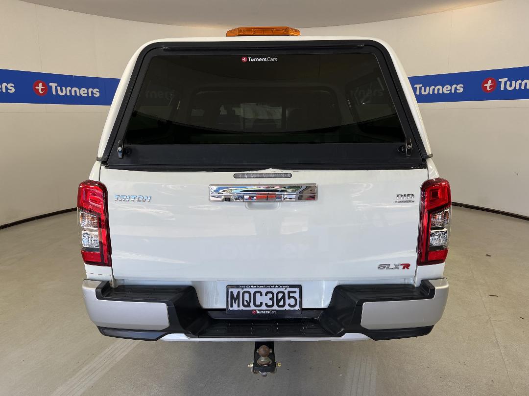 Photo '6' of Mitsubishi Triton