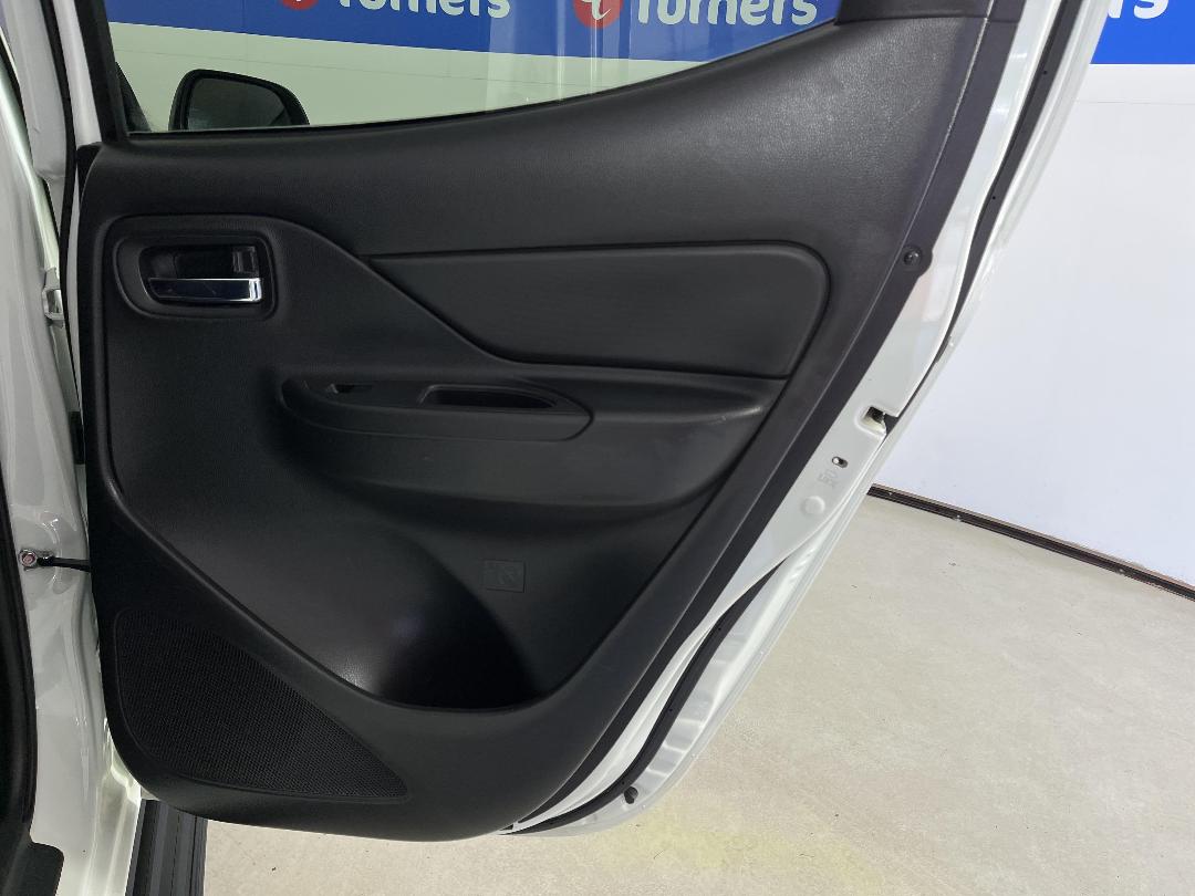 Photo '19' of Mitsubishi Triton