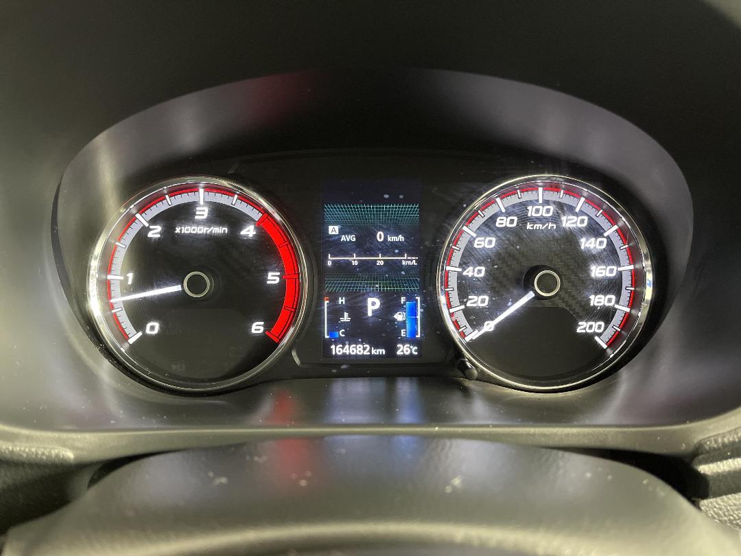 Photo '21' of Mitsubishi Triton