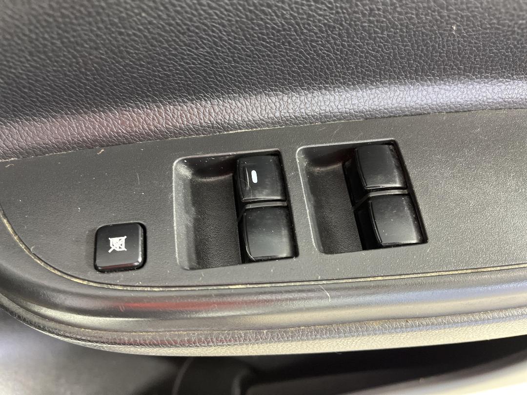 Photo '23' of Mitsubishi Triton