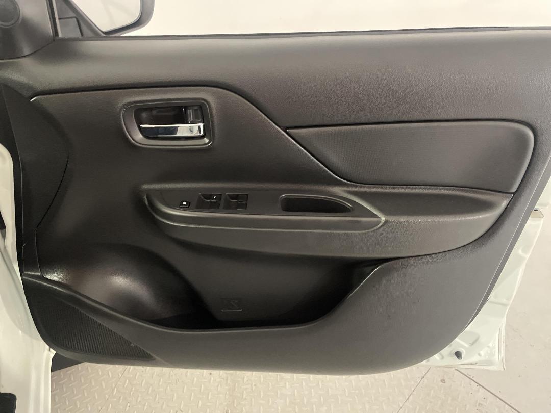 Photo '15' of Mitsubishi Triton Photo '15' of Mitsubishi Triton