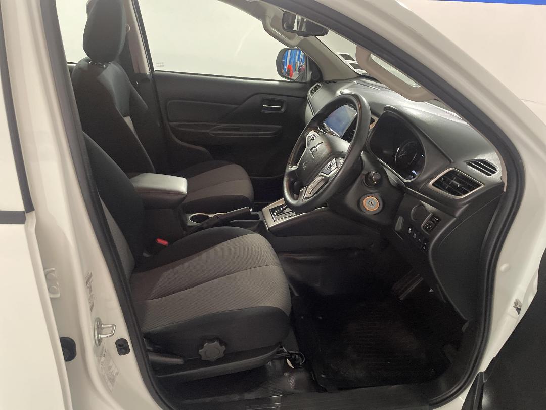 Photo '16' of Mitsubishi Triton Photo '16' of Mitsubishi Triton