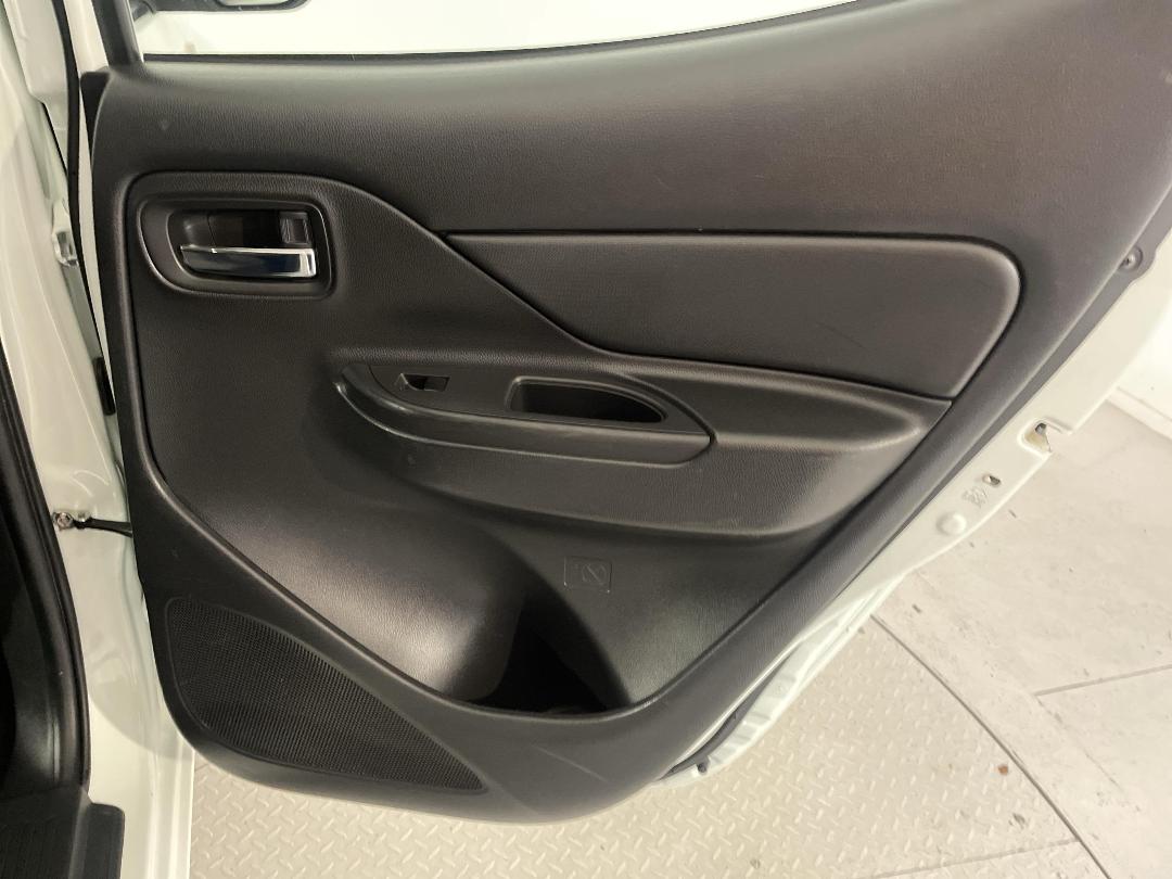 Photo '19' of Mitsubishi Triton Photo '19' of Mitsubishi Triton