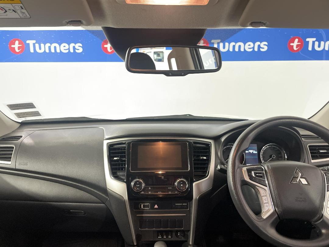 Photo '17' of Mitsubishi Triton Photo '17' of Mitsubishi Triton