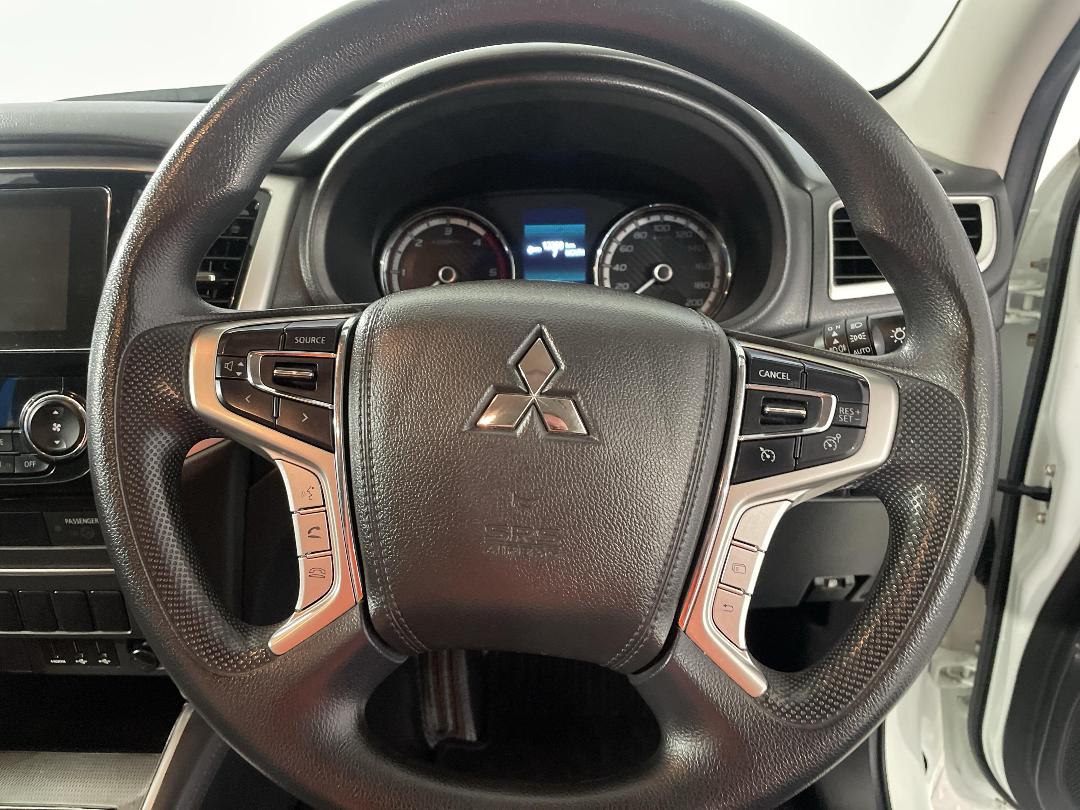 Photo '28' of Mitsubishi Triton Photo '28' of Mitsubishi Triton