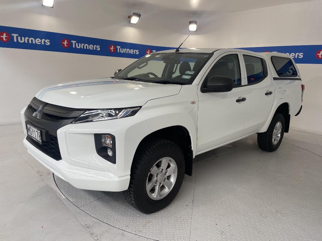 Photo '4' of Mitsubishi Triton