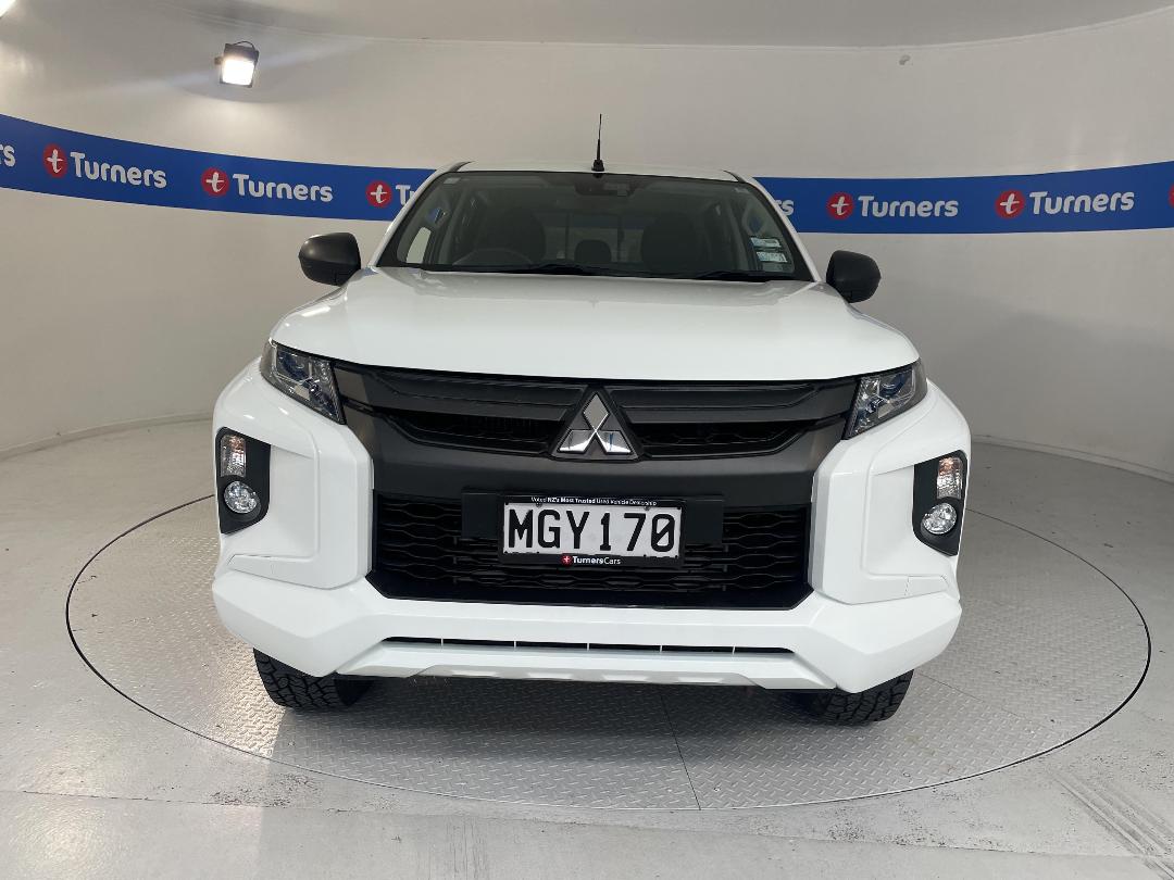 Photo '2' of Mitsubishi Triton