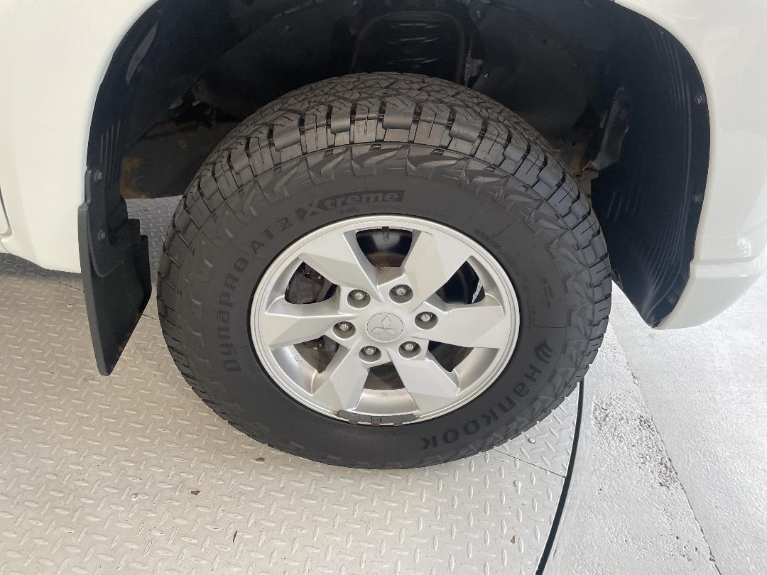 Photo '9' of Mitsubishi Triton