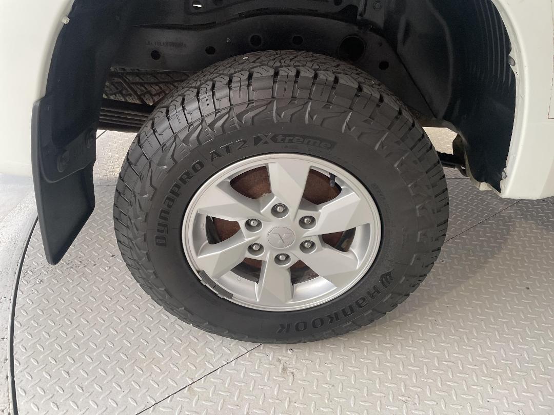 Photo '12' of Mitsubishi Triton