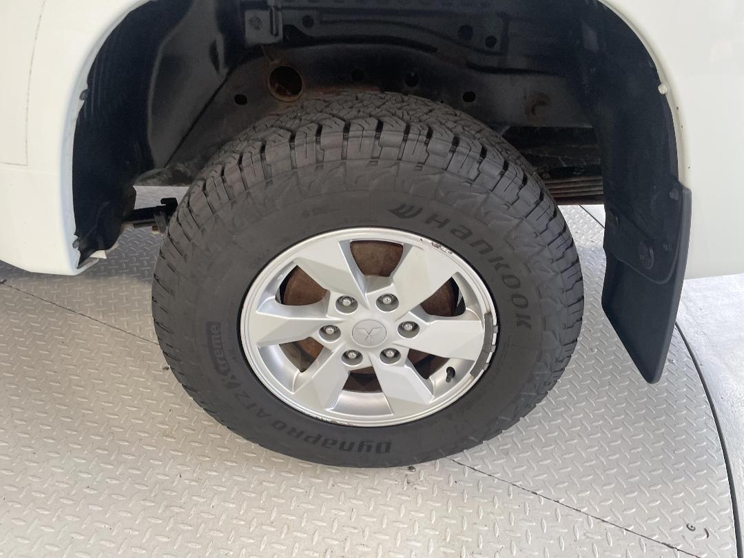 Photo '11' of Mitsubishi Triton