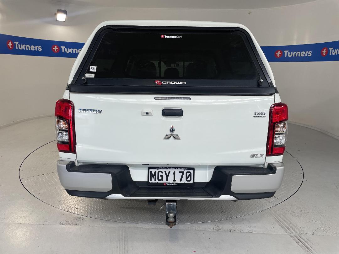 Photo '6' of Mitsubishi Triton