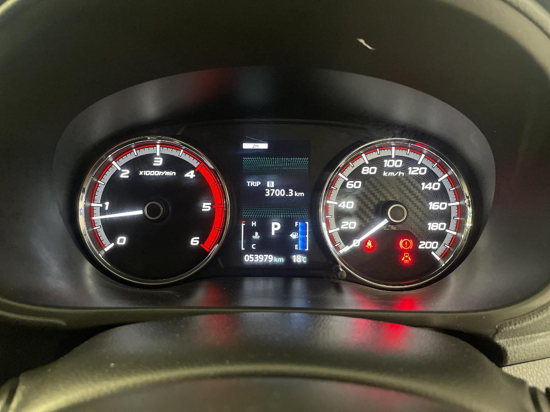 Photo '21' of Mitsubishi Triton