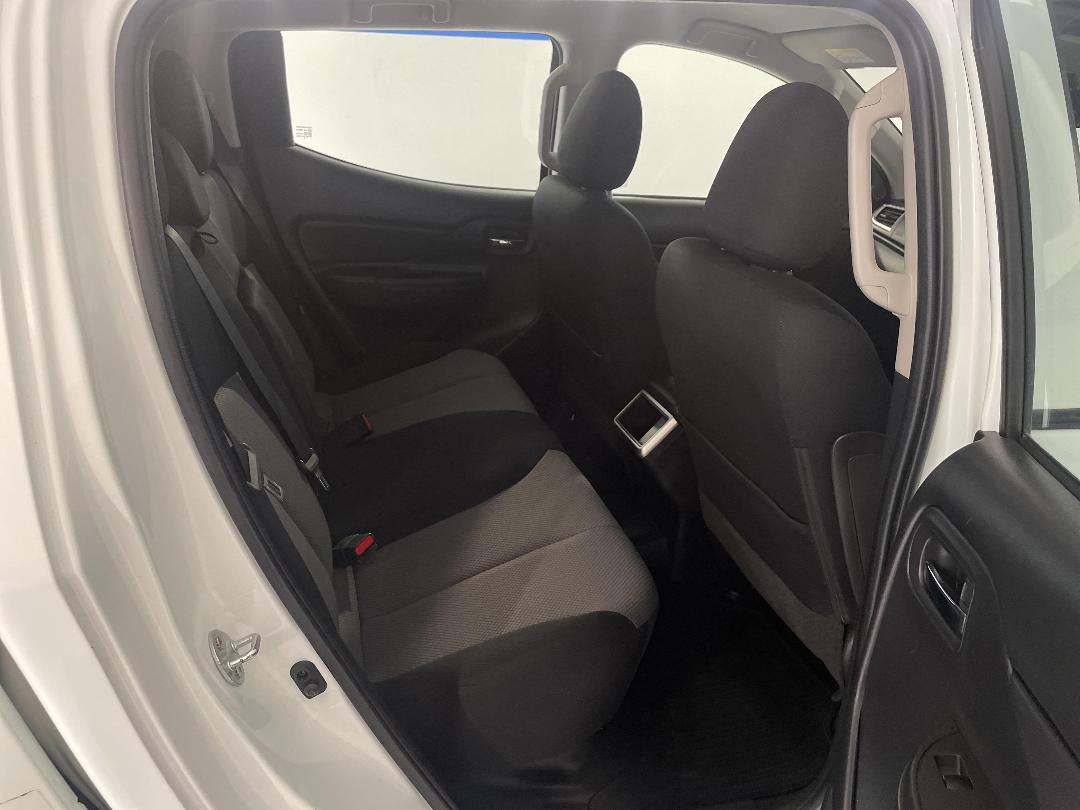 Photo '20' of Mitsubishi Triton