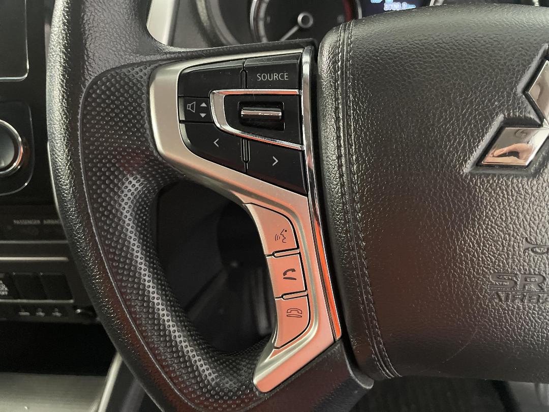 Photo '27' of Mitsubishi Triton