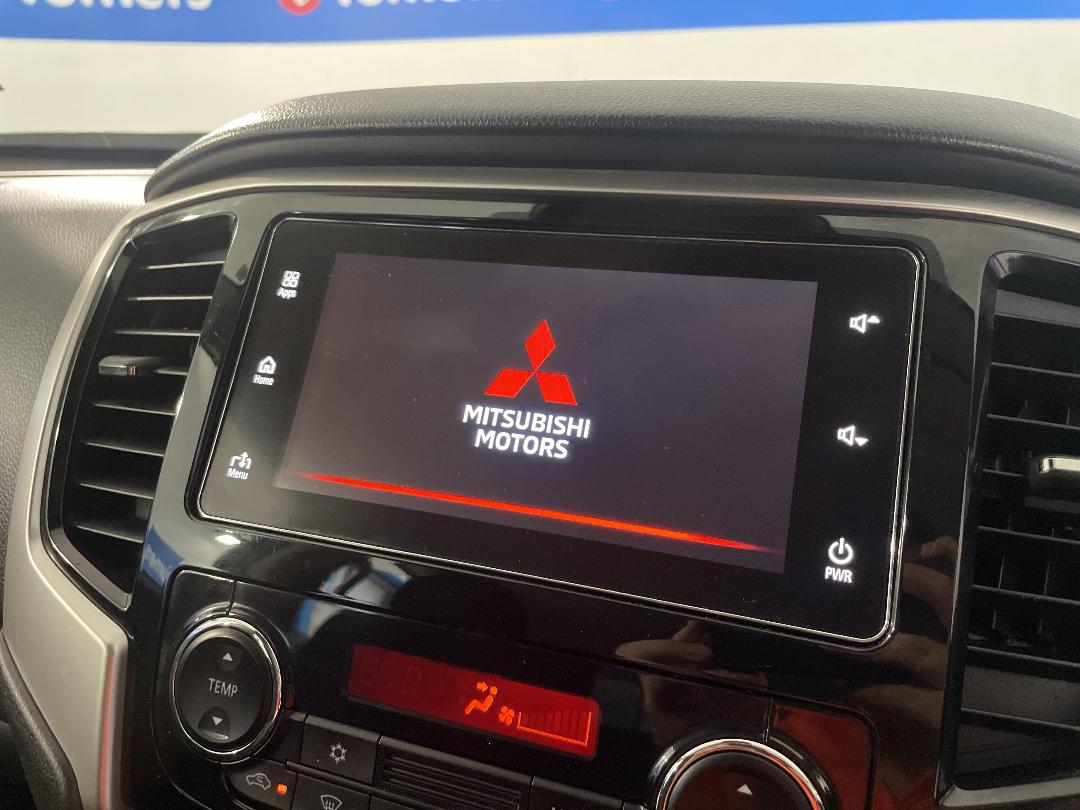 Photo '29' of Mitsubishi Triton