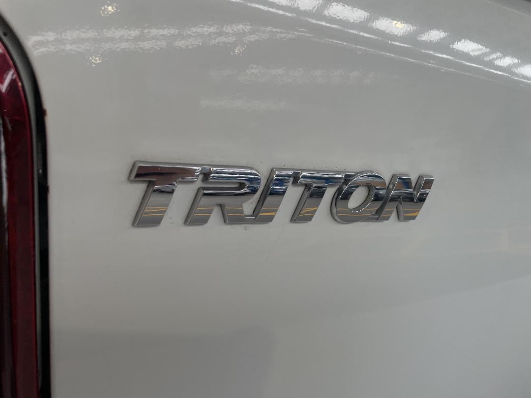 Photo '36' of Mitsubishi Triton