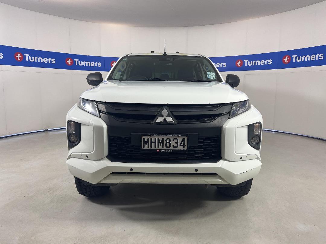 Photo '2' of Mitsubishi Triton