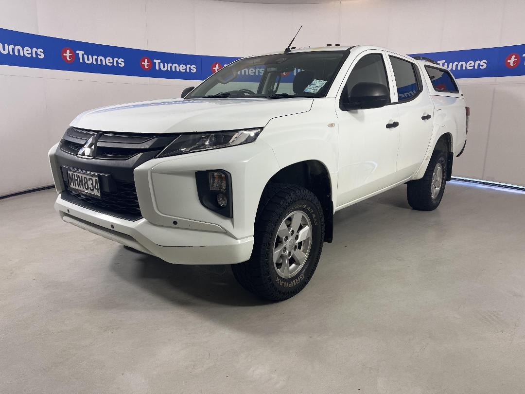 Photo '4' of Mitsubishi Triton