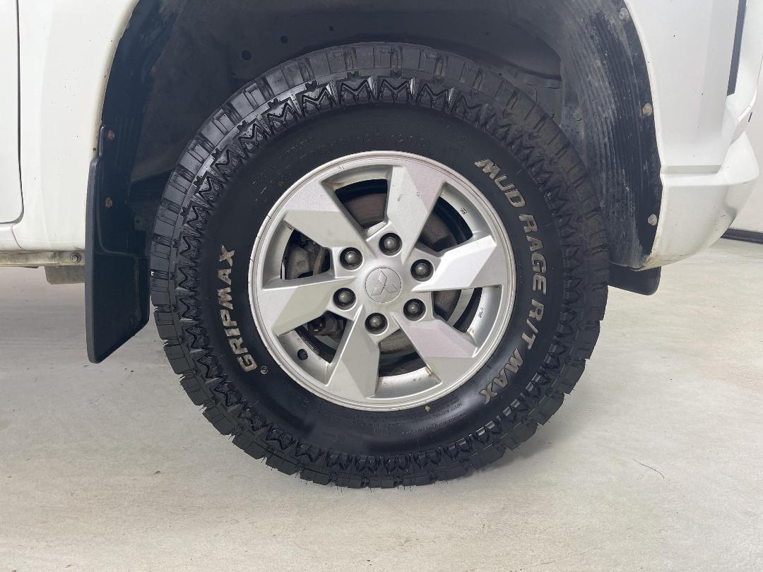 Photo '9' of Mitsubishi Triton