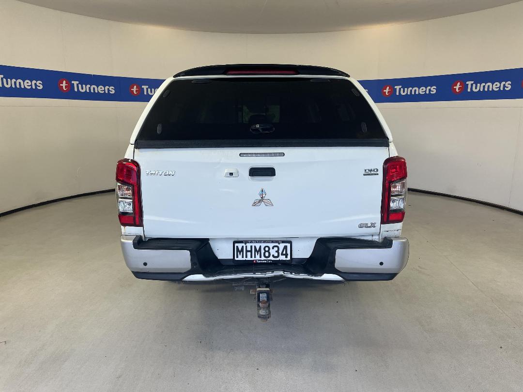 Photo '6' of Mitsubishi Triton