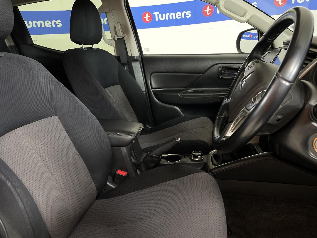 Photo '16' of Mitsubishi Triton Photo '16' of Mitsubishi Triton