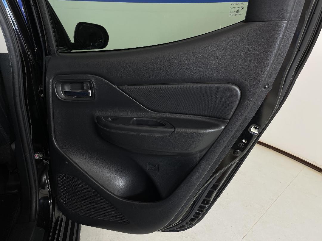 Photo '19' of Mitsubishi Triton Photo '19' of Mitsubishi Triton