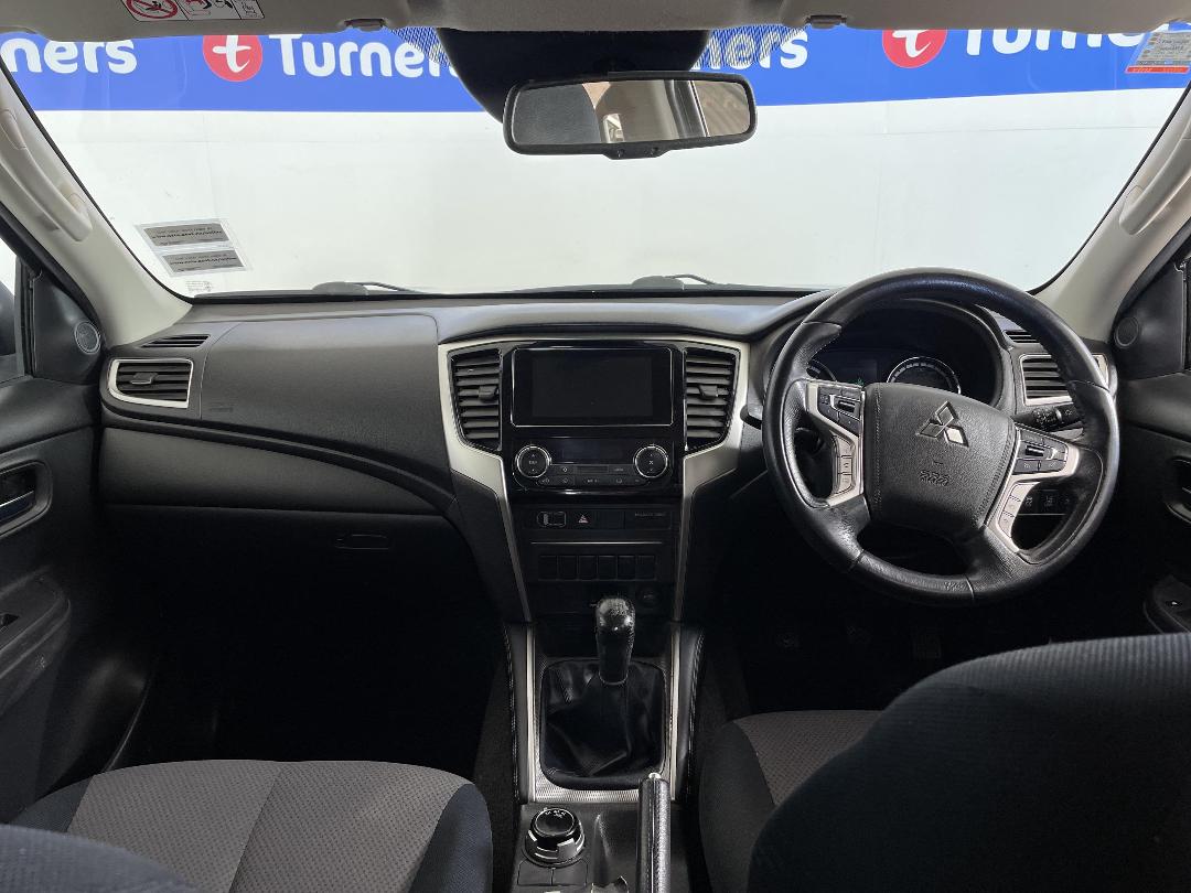 Photo '17' of Mitsubishi Triton Photo '17' of Mitsubishi Triton