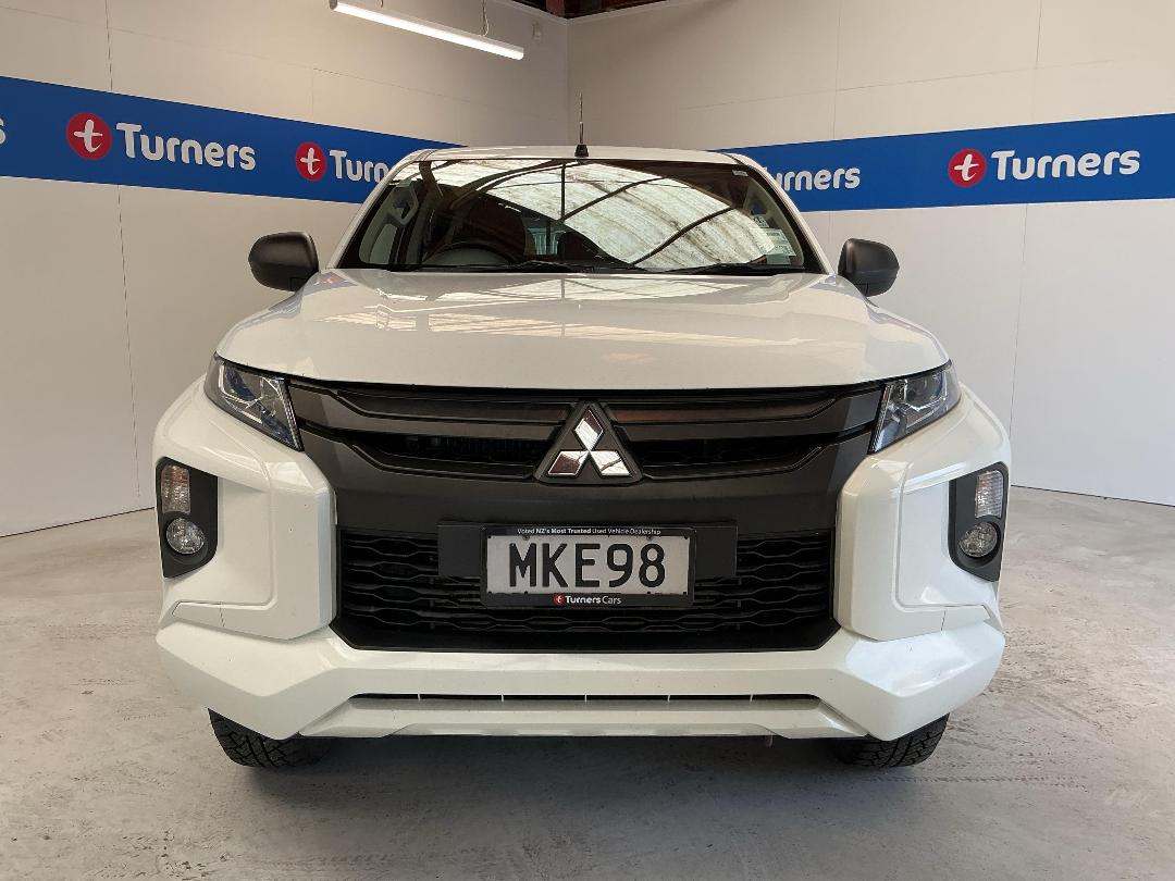 Photo '2' of Mitsubishi Triton