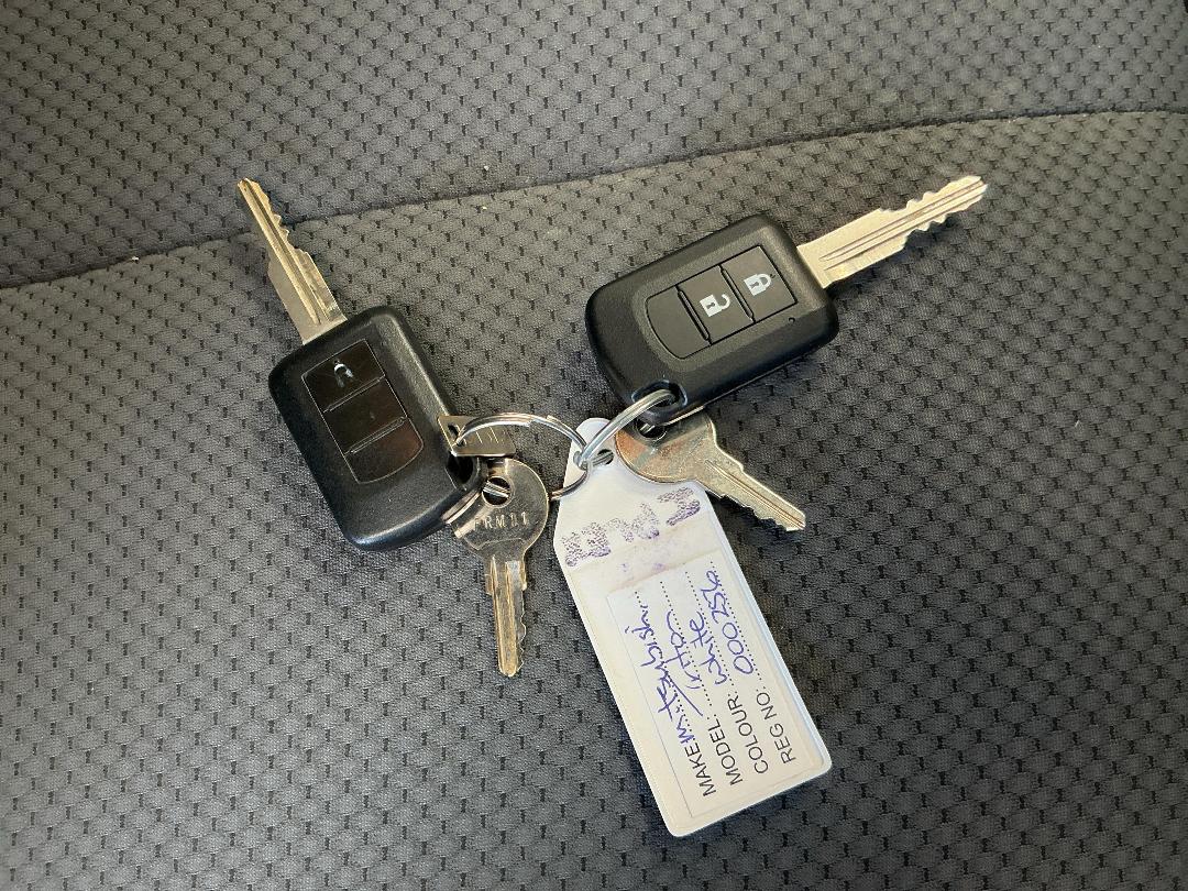 Photo '22' of Mitsubishi Triton