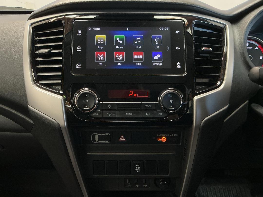 Photo '18' of Mitsubishi Triton