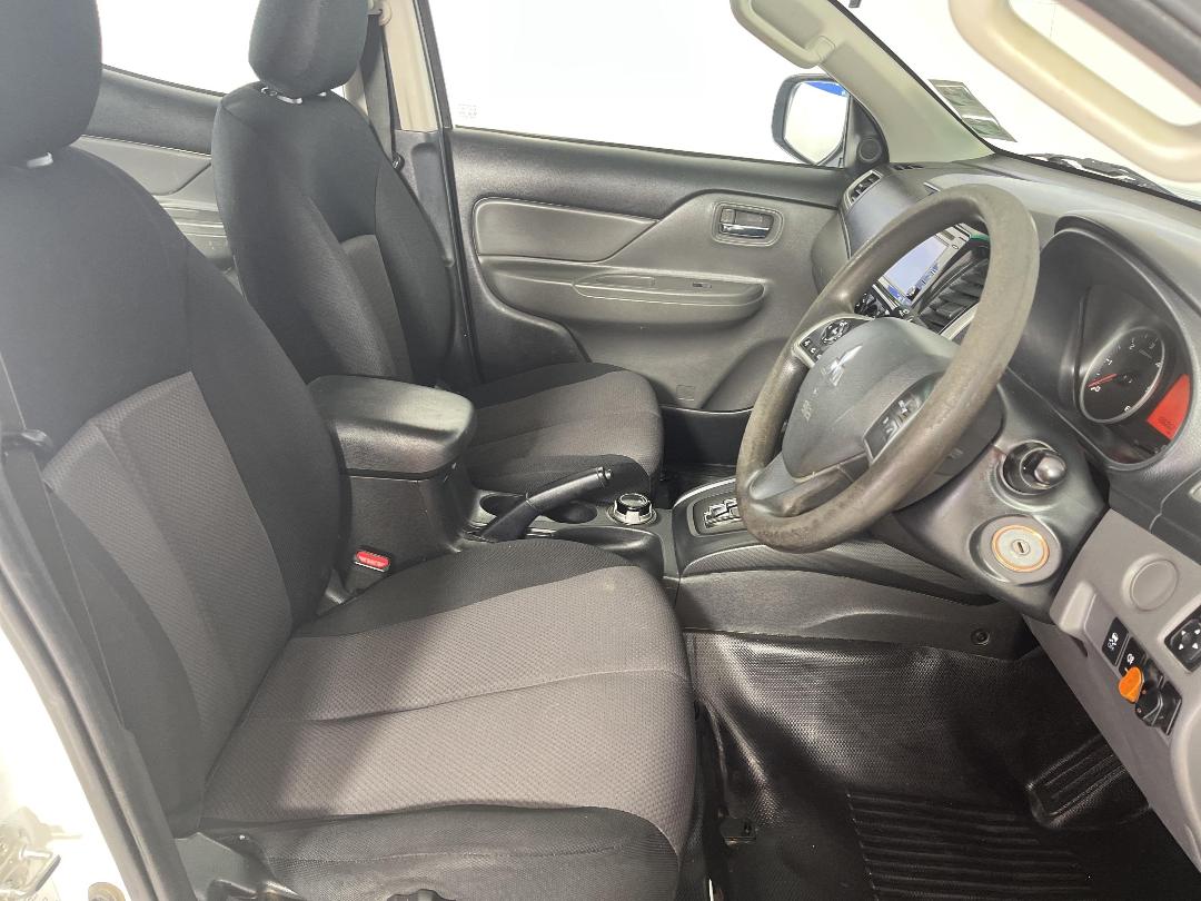 Photo '16' of Mitsubishi Triton Photo '16' of Mitsubishi Triton