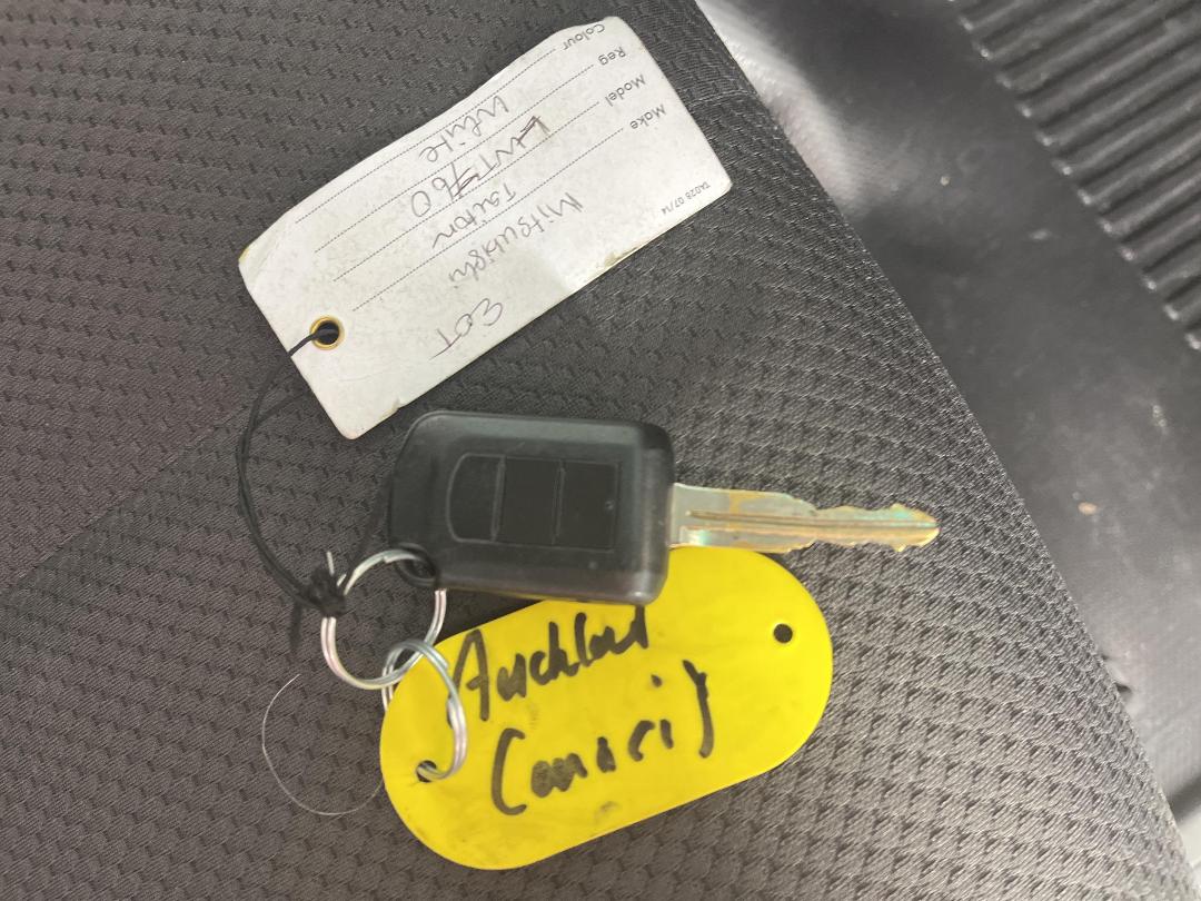 Photo '22' of Mitsubishi Triton Photo '22' of Mitsubishi Triton