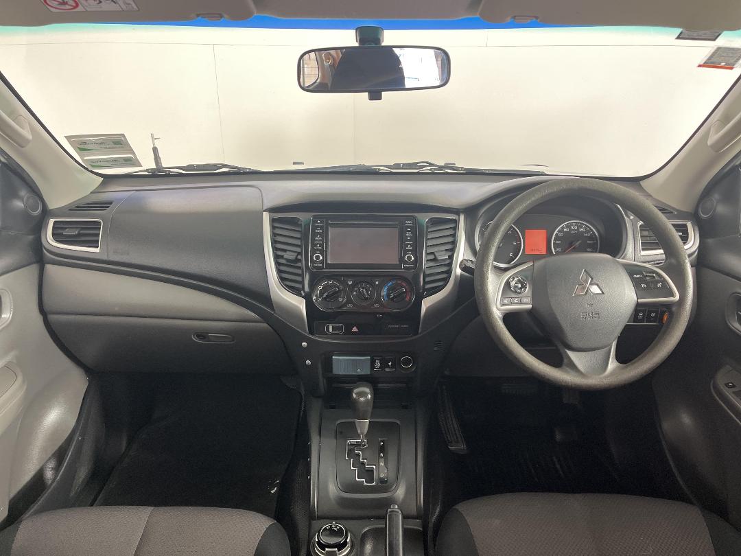 Photo '17' of Mitsubishi Triton Photo '17' of Mitsubishi Triton