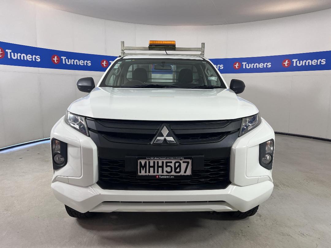 Photo '2' of Mitsubishi Triton