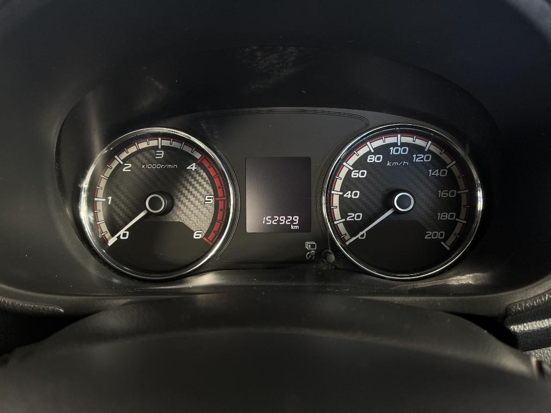 Photo '19' of Mitsubishi Triton