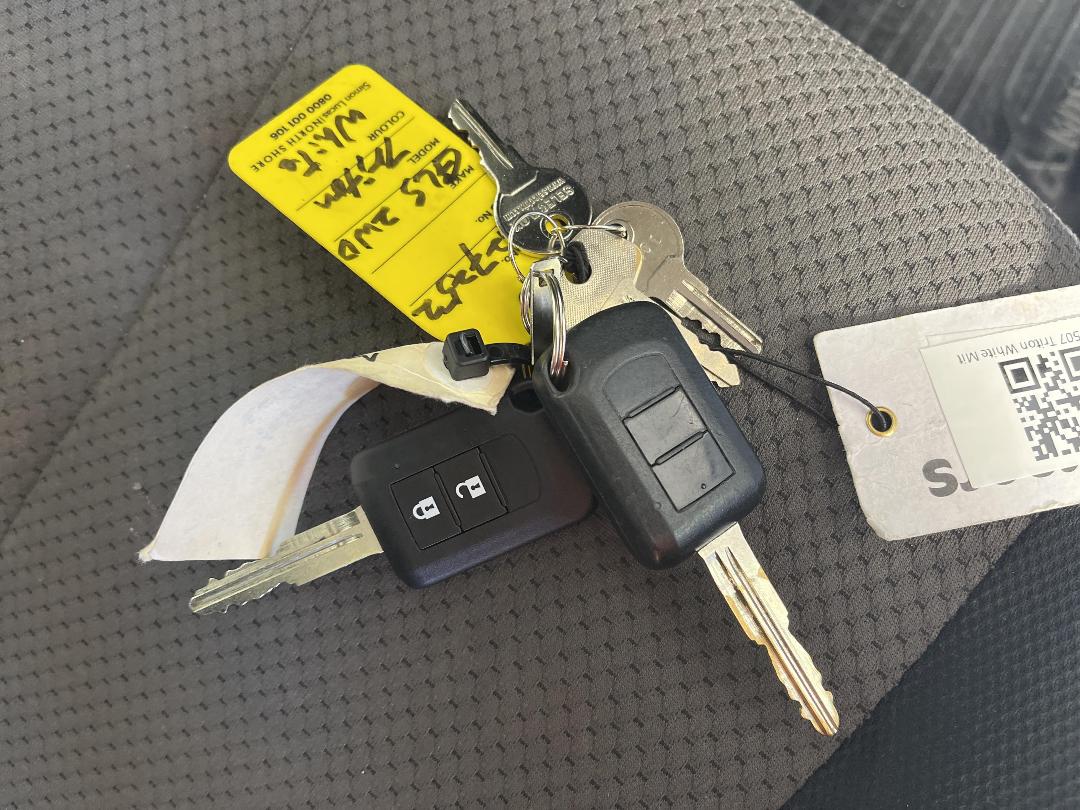 Photo '20' of Mitsubishi Triton