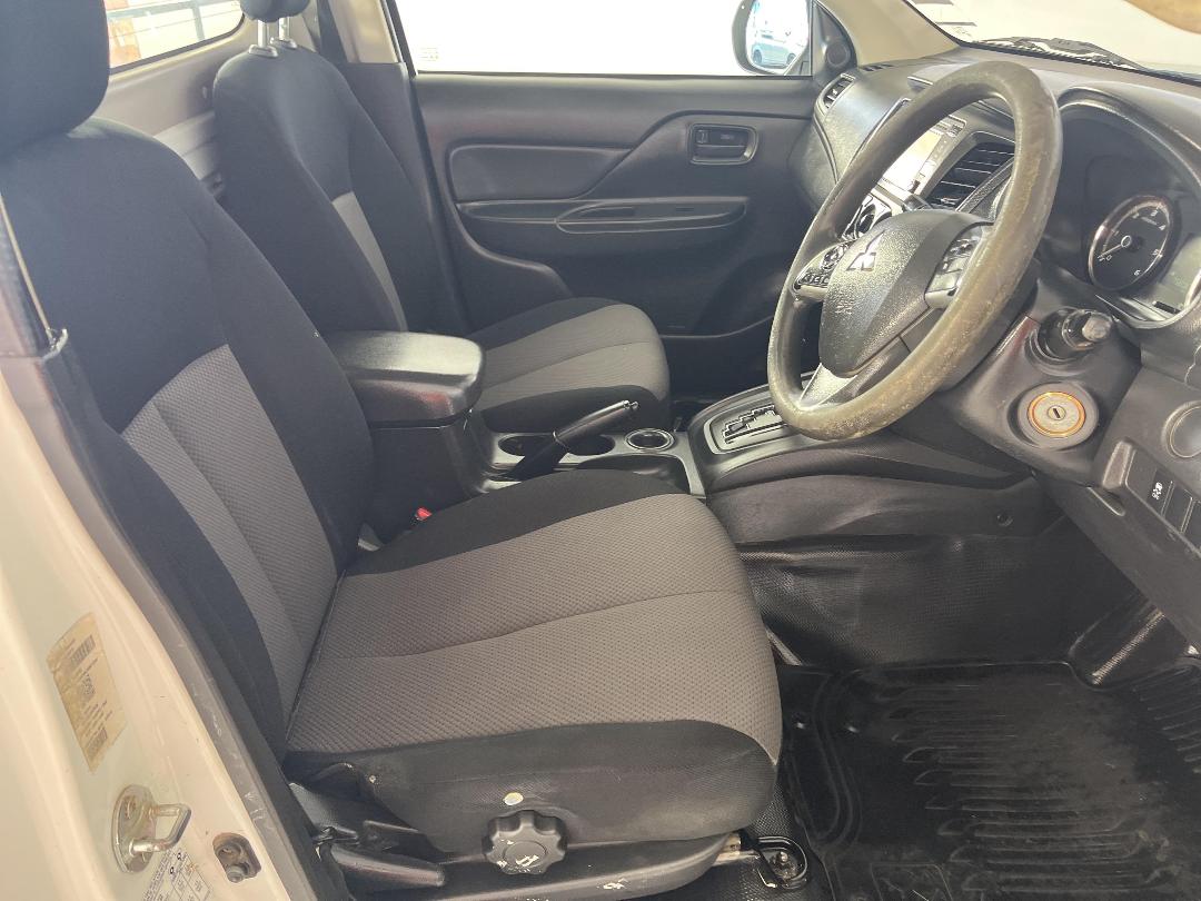 Photo '16' of Mitsubishi Triton Photo '16' of Mitsubishi Triton