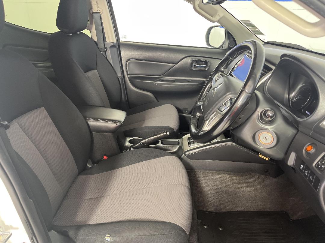 Photo '16' of Mitsubishi Triton Photo '16' of Mitsubishi Triton