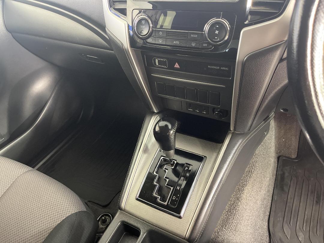 Photo '18' of Mitsubishi Triton Photo '18' of Mitsubishi Triton