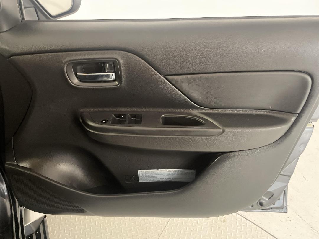 Photo '15' of Mitsubishi Triton Photo '15' of Mitsubishi Triton