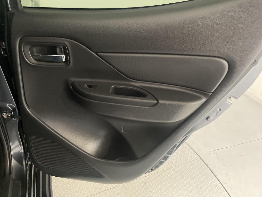 Photo '19' of Mitsubishi Triton Photo '19' of Mitsubishi Triton