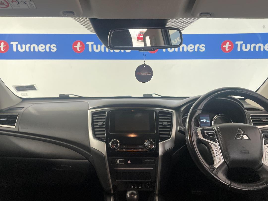 Photo '17' of Mitsubishi Triton Photo '17' of Mitsubishi Triton