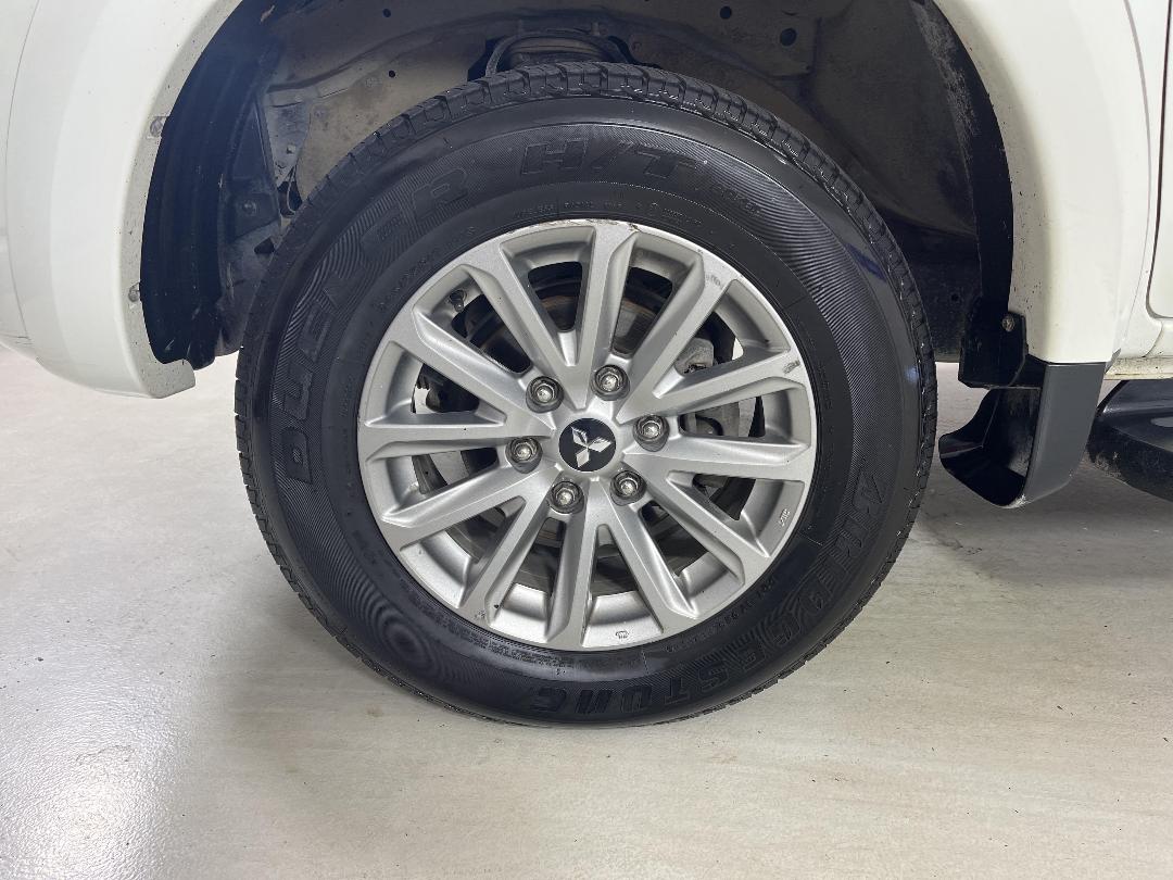 Photo '10' of Mitsubishi Triton Photo '10' of Mitsubishi Triton