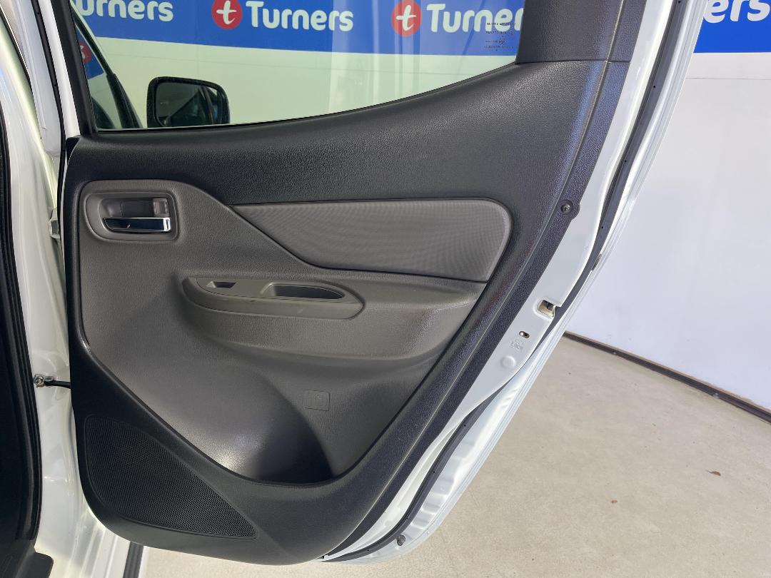 Photo '19' of Mitsubishi Triton Photo '19' of Mitsubishi Triton