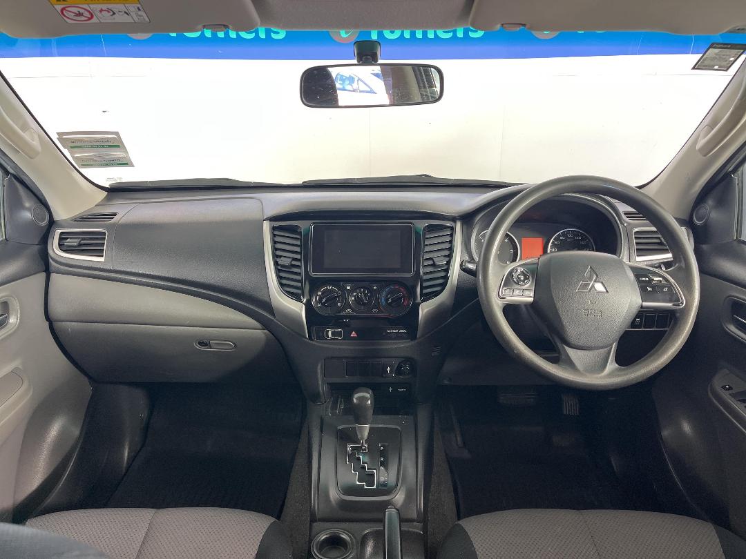 Photo '17' of Mitsubishi Triton Photo '17' of Mitsubishi Triton