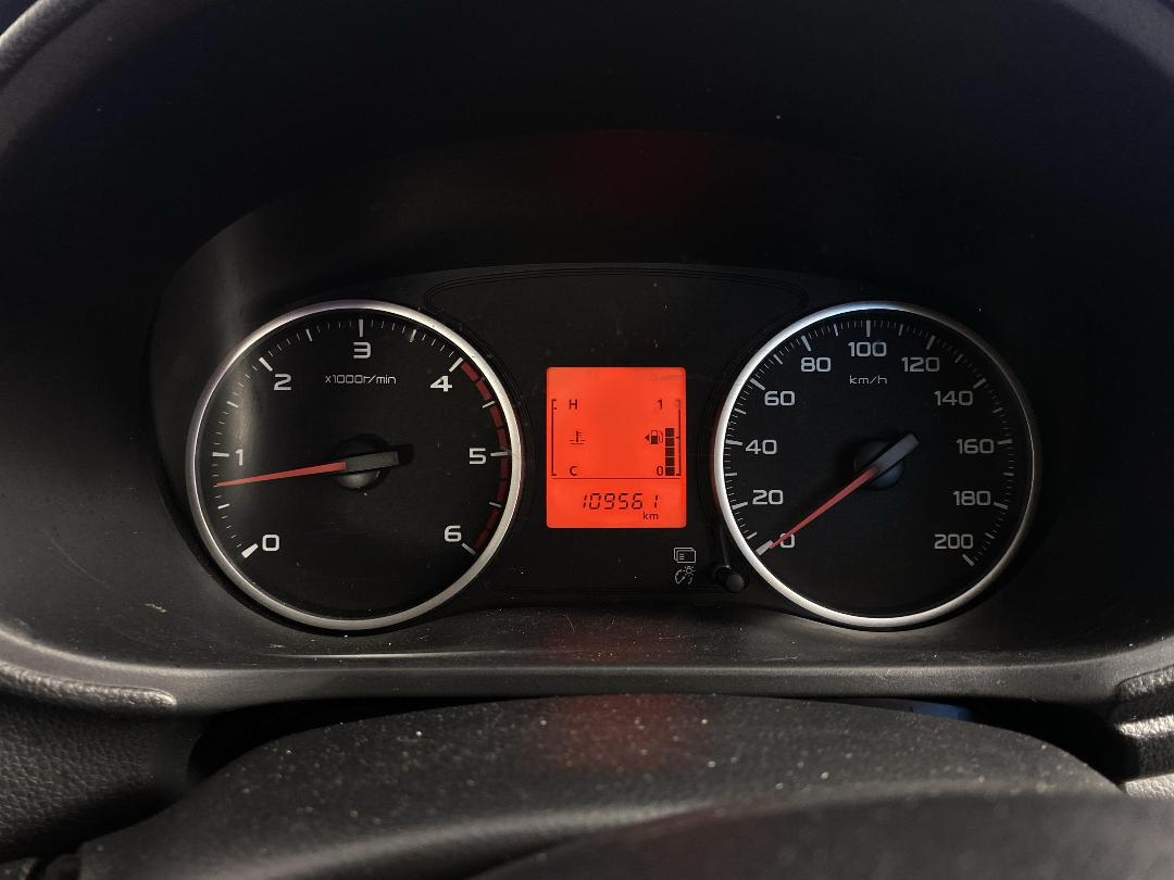 Photo '21' of Mitsubishi Triton Photo '21' of Mitsubishi Triton