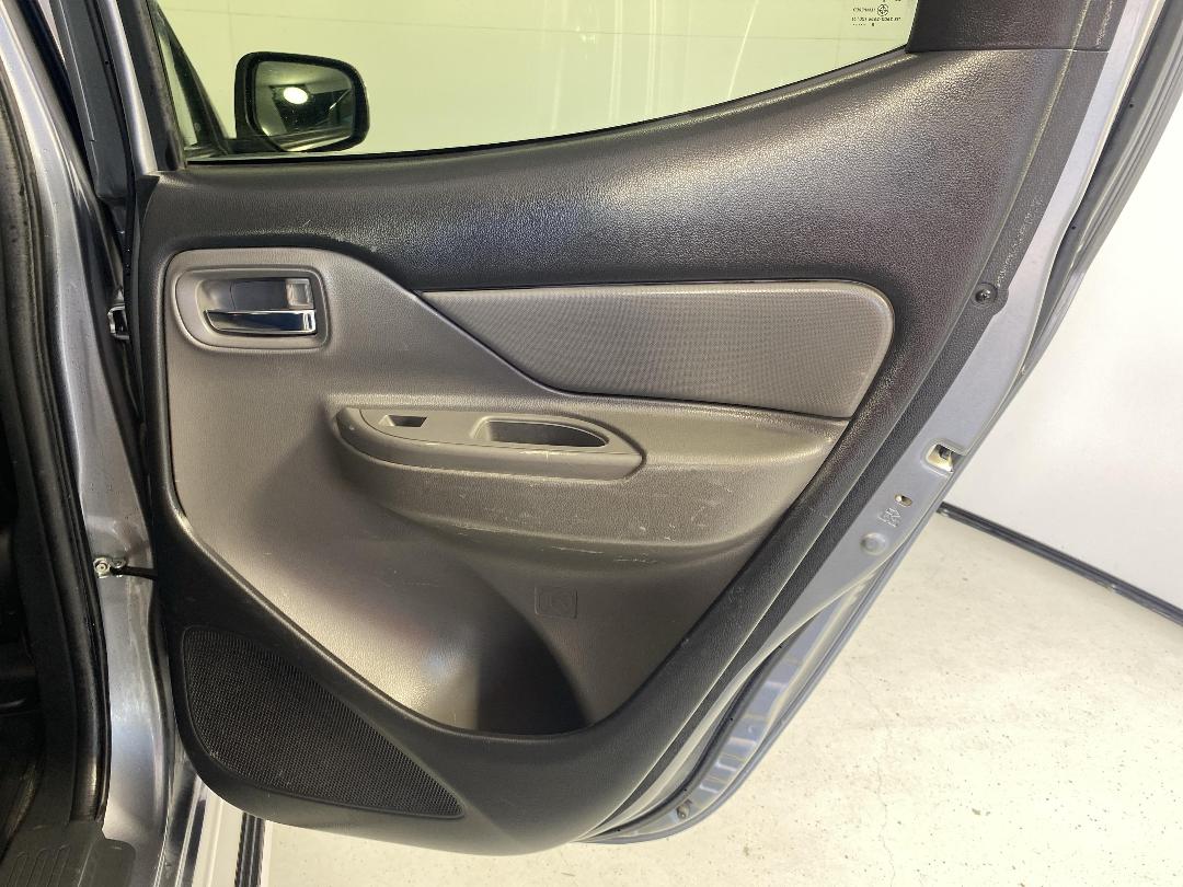 Photo '19' of Mitsubishi Triton Photo '19' of Mitsubishi Triton