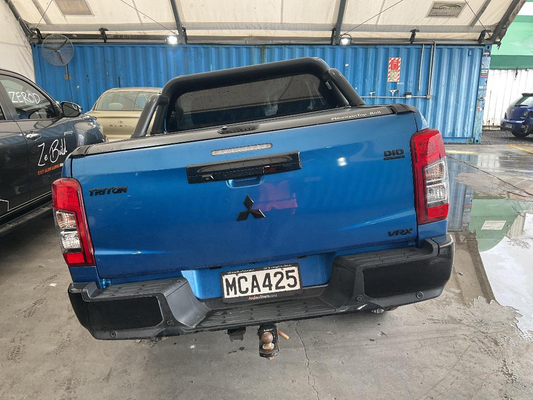 Photo '4' of Mitsubishi Triton DC VRX 4WD 6AT
